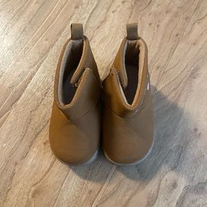 Little girls boots size 2.5, Brown with flower design